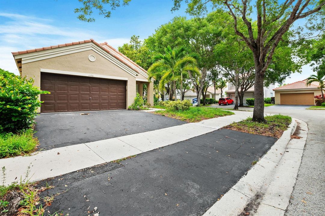 3-web-or-mls-4498-dogwood-cir