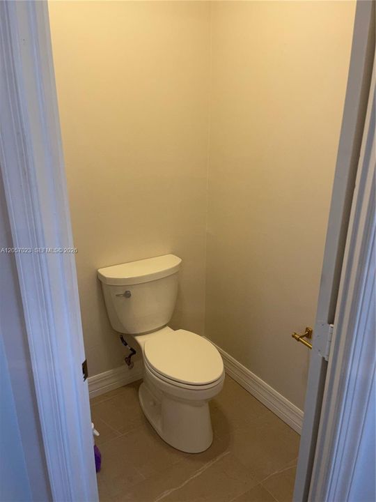 For Rent: $3,200 (3 beds, 2 baths, 1684 Square Feet)