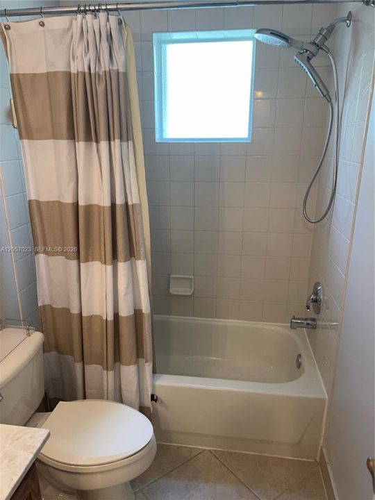 For Rent: $3,200 (3 beds, 2 baths, 1684 Square Feet)