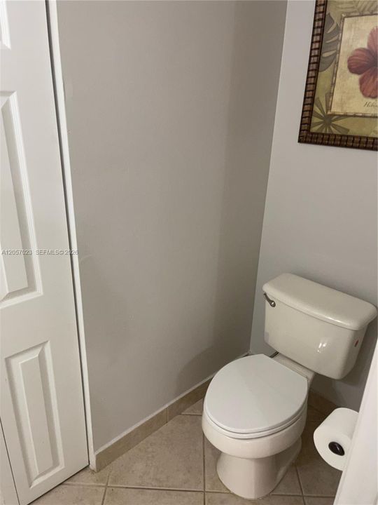 For Rent: $3,200 (3 beds, 2 baths, 1684 Square Feet)