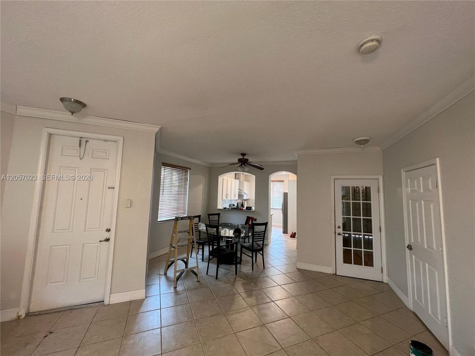 For Rent: $3,200 (3 beds, 2 baths, 1684 Square Feet)