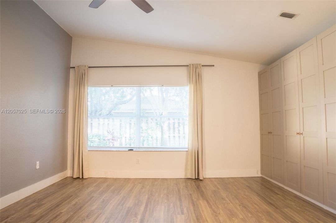 В аренду: $4,200 (3 спален, 2 ванн, 1615 Квадратных фут)