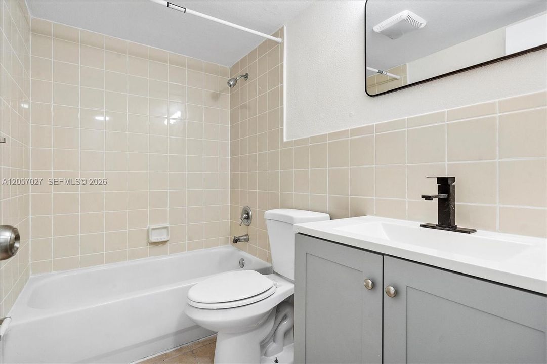 В аренду: $1,660 (1 спален, 1 ванн, 650 Квадратных фут)
