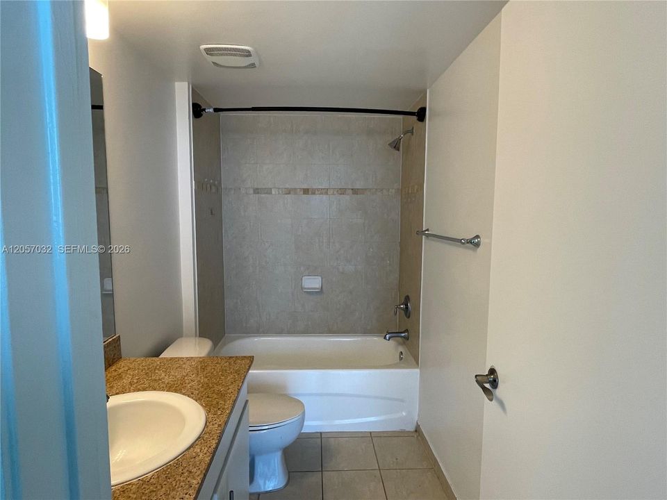 For Rent: $3,350 (2 beds, 2 baths, 1002 Square Feet)