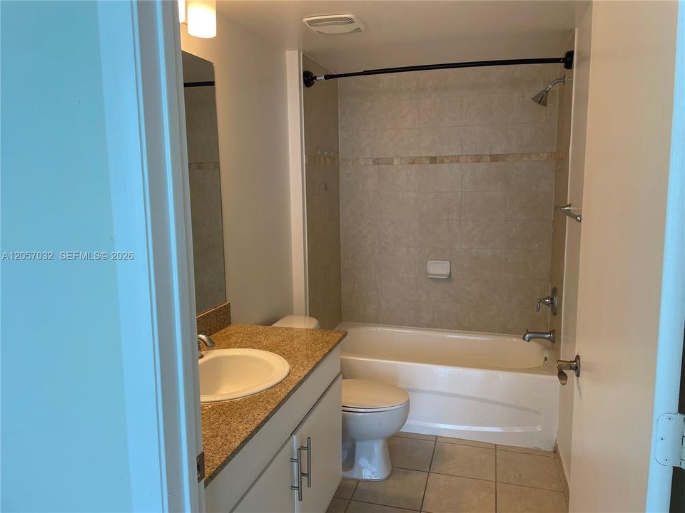 For Rent: $3,350 (2 beds, 2 baths, 1002 Square Feet)