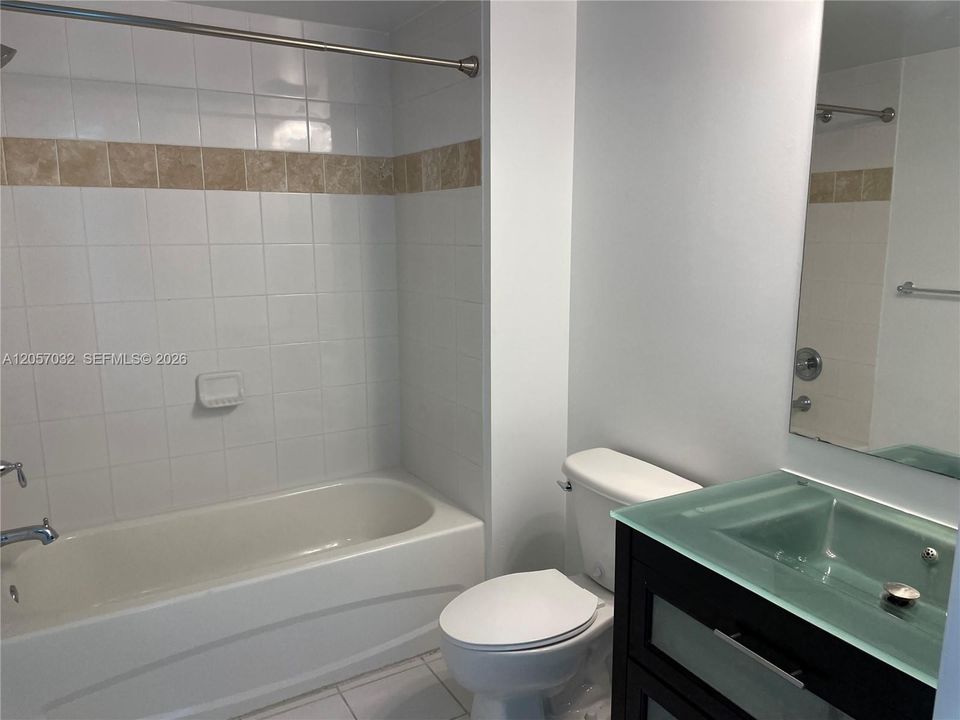 For Rent: $3,350 (2 beds, 2 baths, 1002 Square Feet)