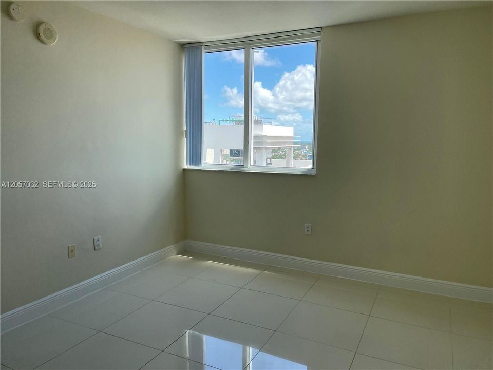 For Rent: $3,350 (2 beds, 2 baths, 1002 Square Feet)