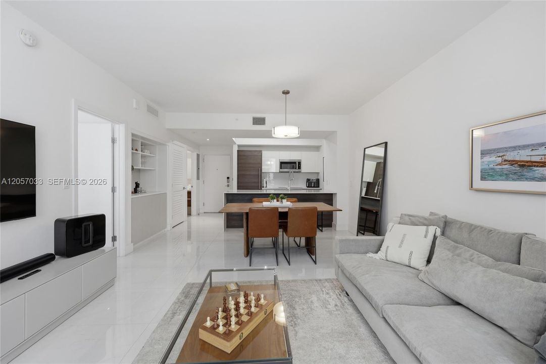 For Rent: $3,800 (1 beds, 1 baths, 692 Square Feet)
