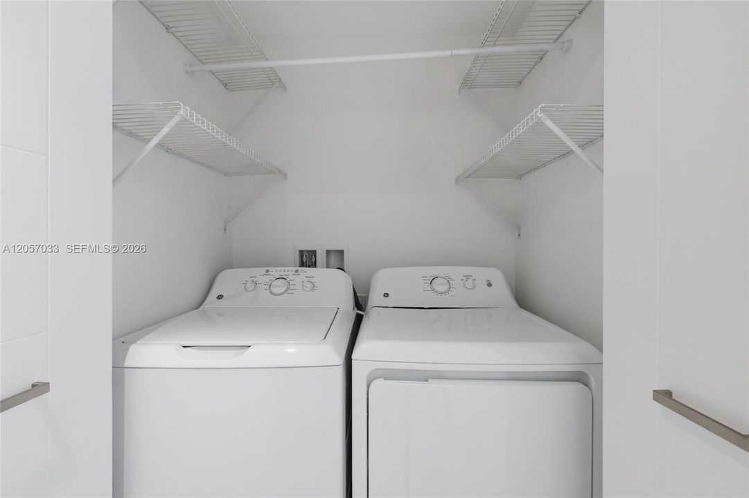 For Rent: $3,800 (1 beds, 1 baths, 692 Square Feet)