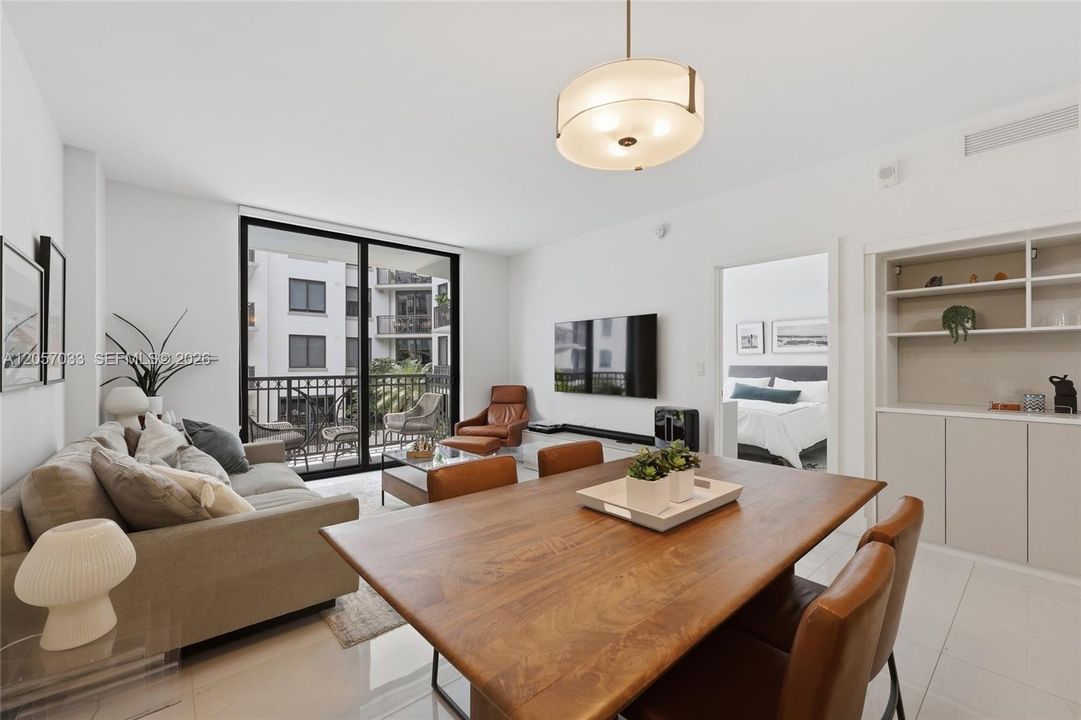 For Rent: $3,800 (1 beds, 1 baths, 692 Square Feet)