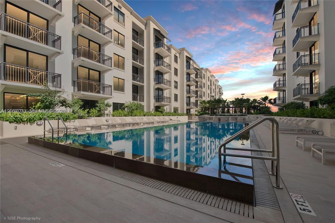 For Rent: $3,800 (1 beds, 1 baths, 692 Square Feet)