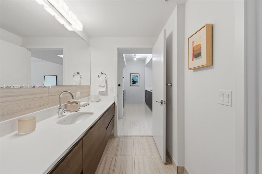 For Rent: $3,800 (1 beds, 1 baths, 692 Square Feet)