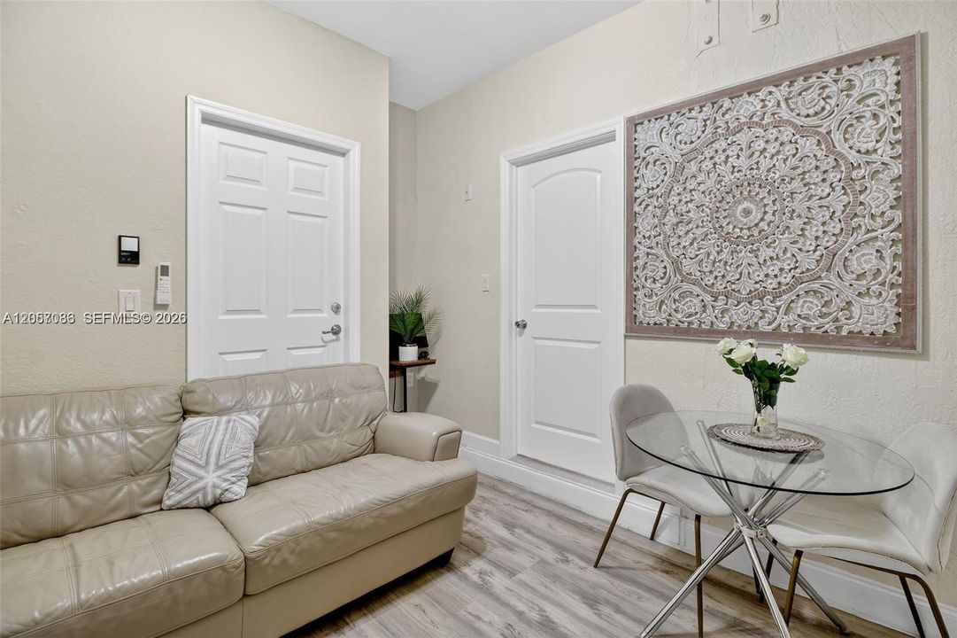В аренду: $3,750 (5 спален, 4 ванн, 2267 Квадратных фут)