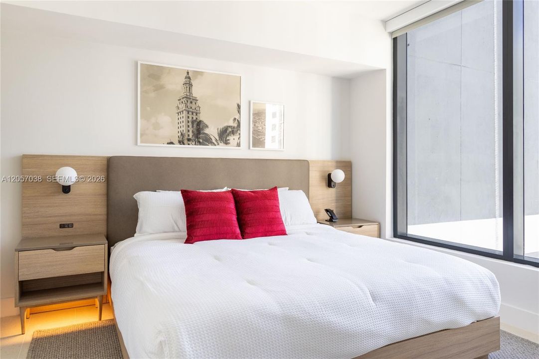 For Rent: $4,500 (1 beds, 1 baths, 588 Square Feet)
