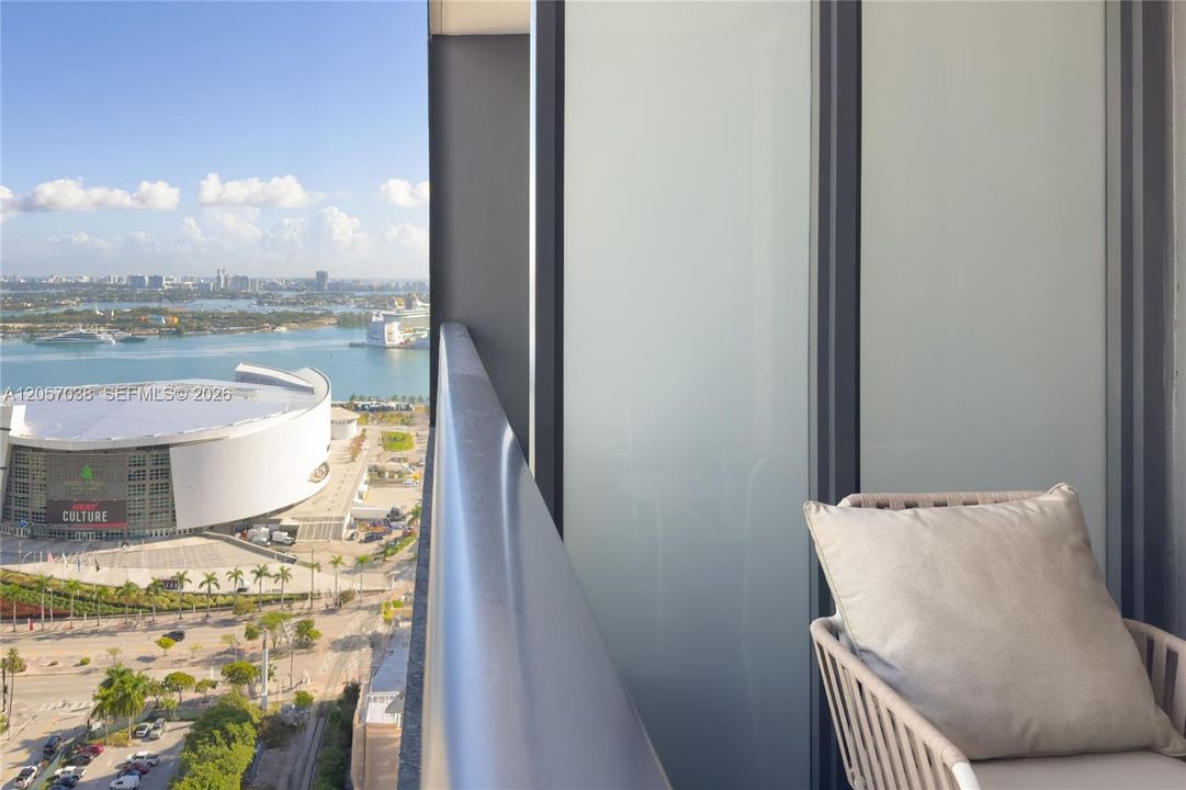 For Rent: $4,500 (1 beds, 1 baths, 588 Square Feet)
