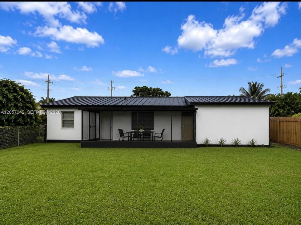 En Venta: $487,000 (3 camas, 2 baños, 1164 Pies cuadrados)