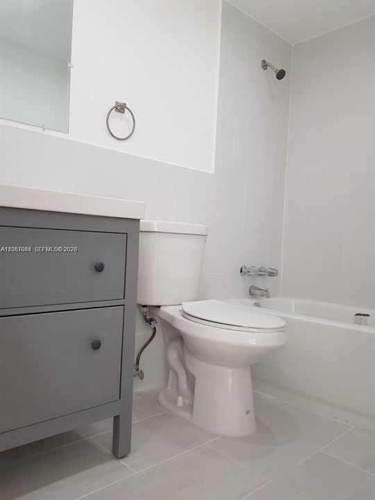For Rent: $2,600 (2 beds, 2 baths, 892 Square Feet)