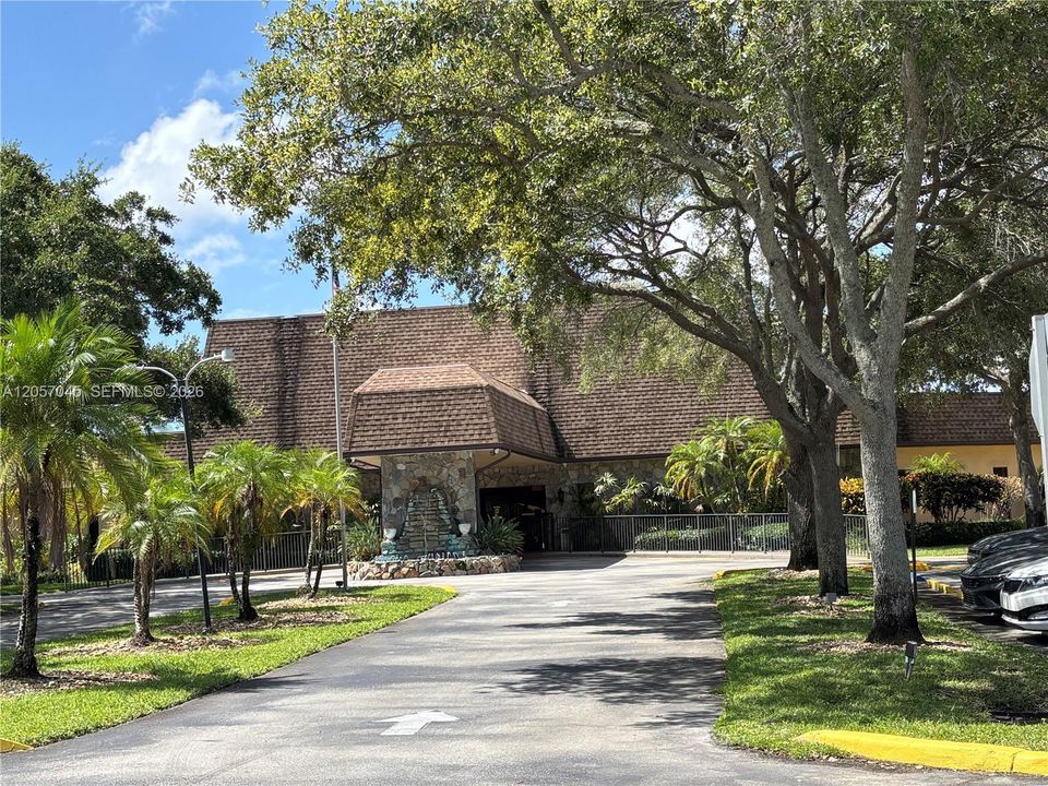 CLUBHOUSE