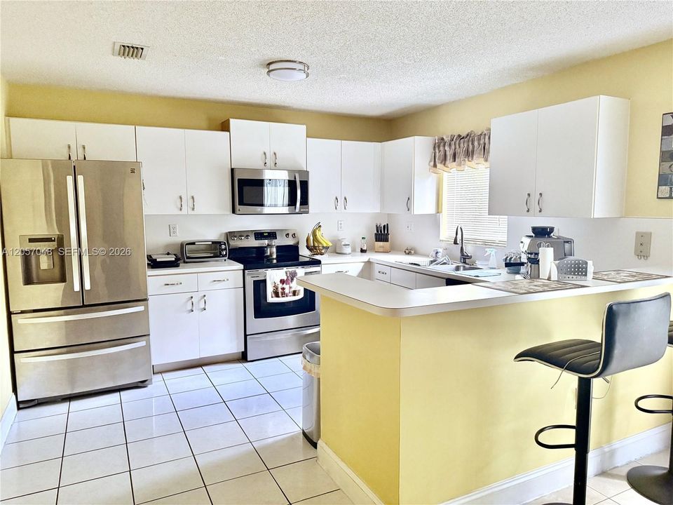 For Sale: $551,000 (4 beds, 2 baths, 1700 Square Feet)