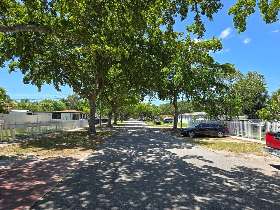For Rent: $2,800 (4 beds, 3 baths, 1500 Square Feet)