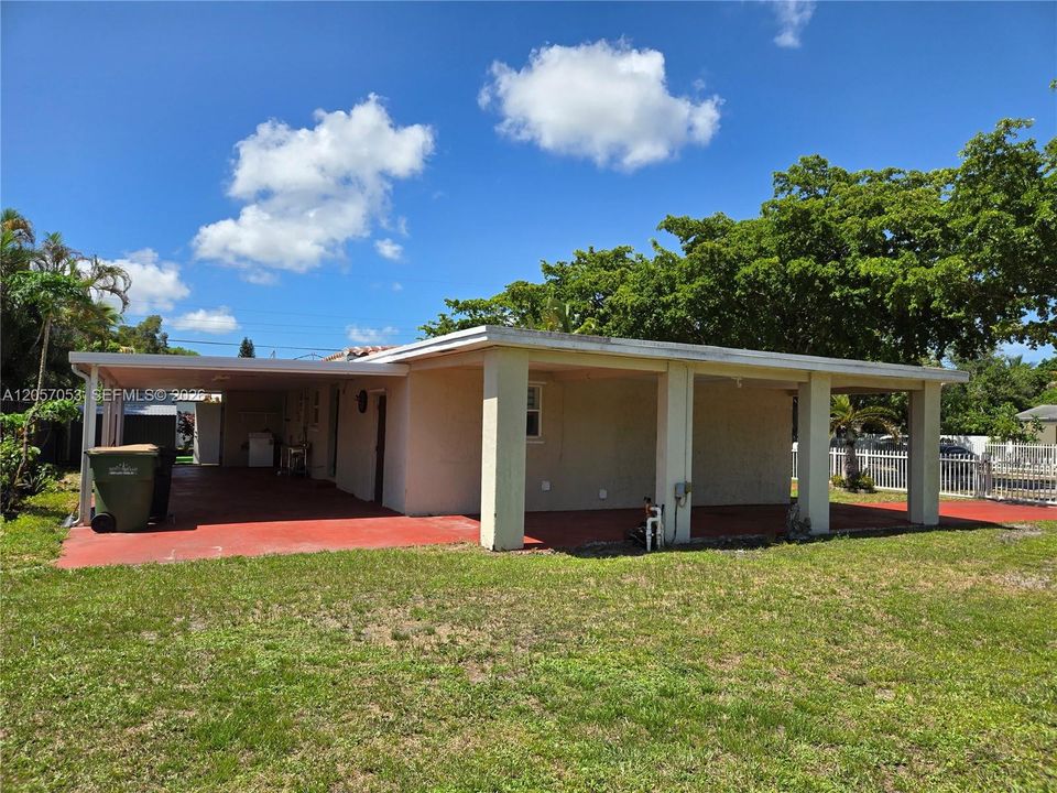 For Rent: $2,800 (4 beds, 3 baths, 1500 Square Feet)