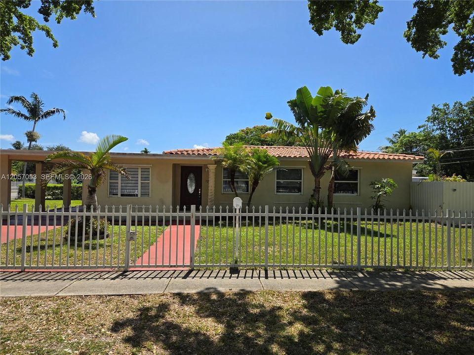 For Rent: $2,800 (4 beds, 3 baths, 1500 Square Feet)
