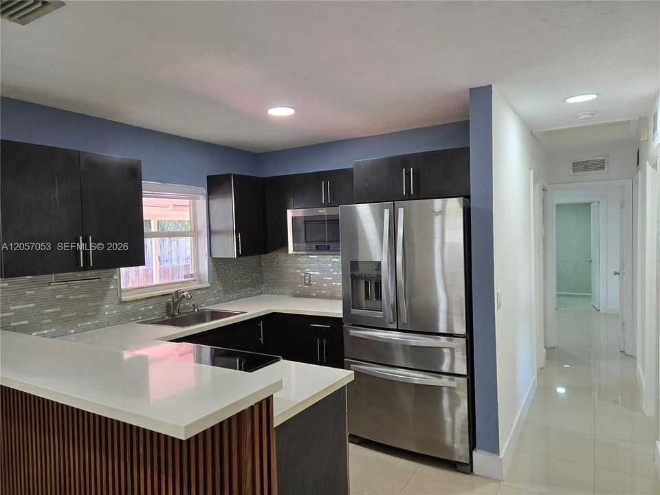 For Rent: $2,800 (4 beds, 3 baths, 1500 Square Feet)
