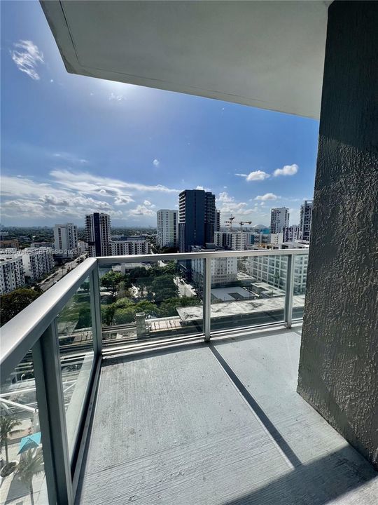 В аренду: $4,250 (2 спален, 2 ванн, 1174 Квадратных фут)