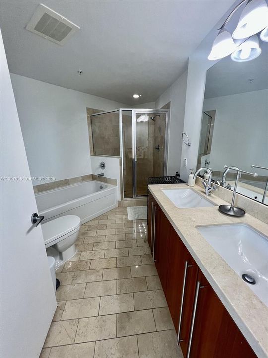 В аренду: $4,250 (2 спален, 2 ванн, 1174 Квадратных фут)