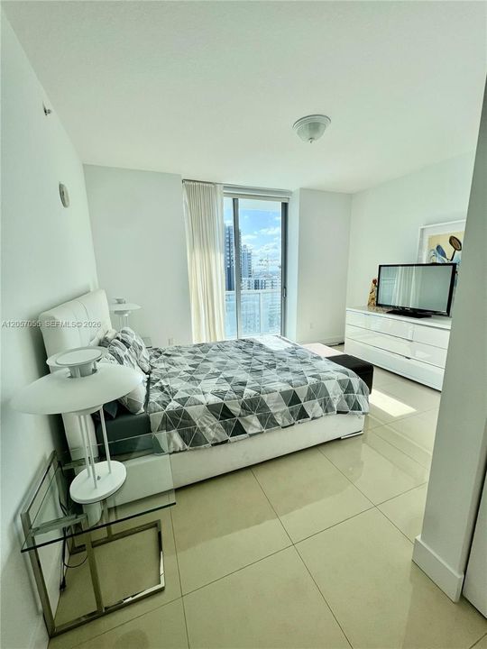 В аренду: $4,250 (2 спален, 2 ванн, 1174 Квадратных фут)