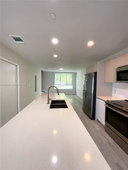 En Venta: $459,000 (2 camas, 2 baños, 1392 Pies cuadrados)