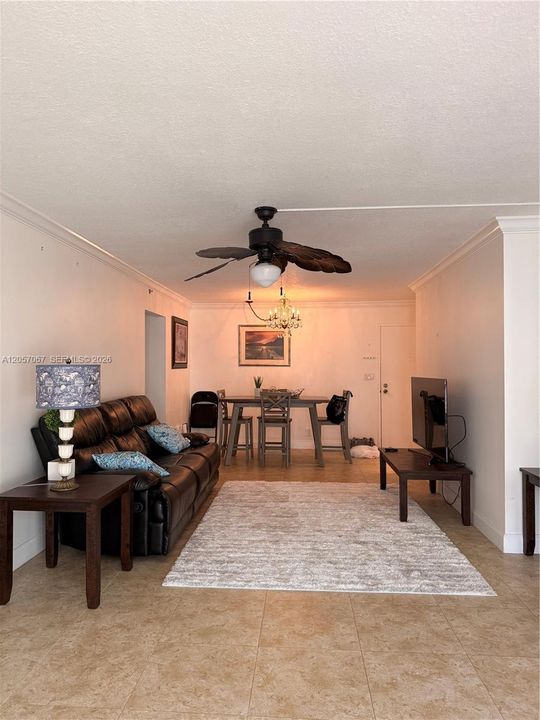 В аренду: $5,500 (2 спален, 2 ванн, 1050 Квадратных фут)