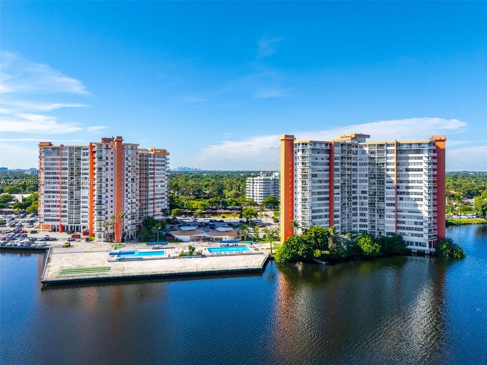 На продажу: $125,000 (1 спален, 2 ванн, 861 Квадратных фут)