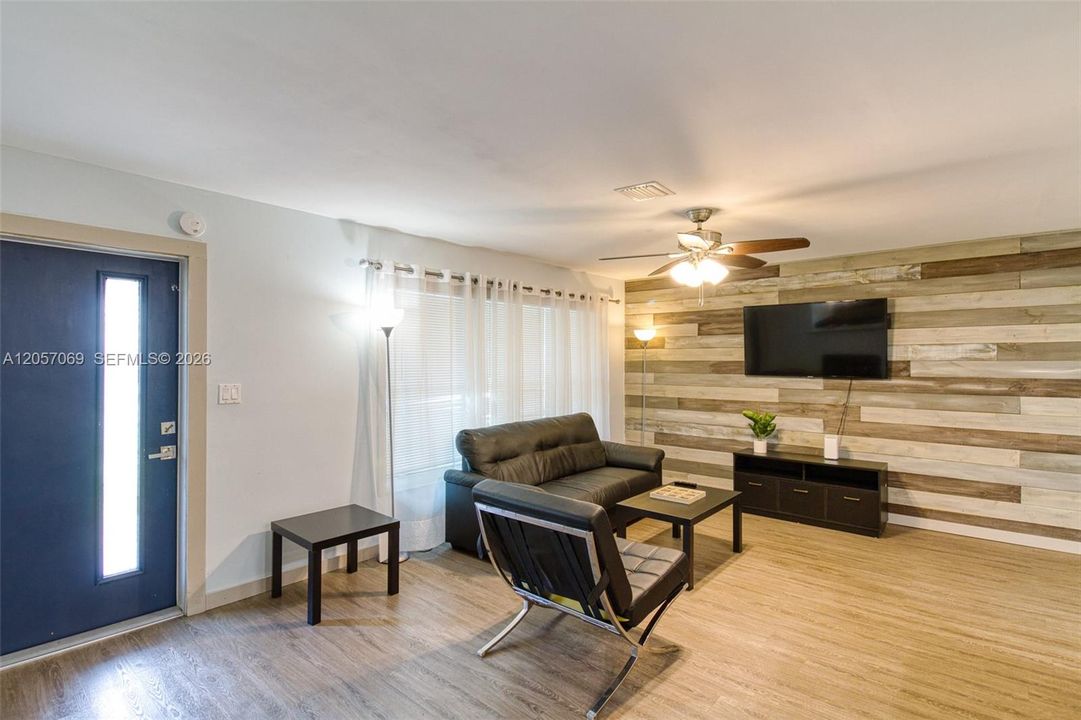 В аренду: $4,500 (3 спален, 2 ванн, 1409 Квадратных фут)