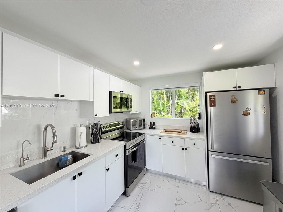 En Venta: $685,000 (3 camas, 2 baños, 1150 Pies cuadrados)