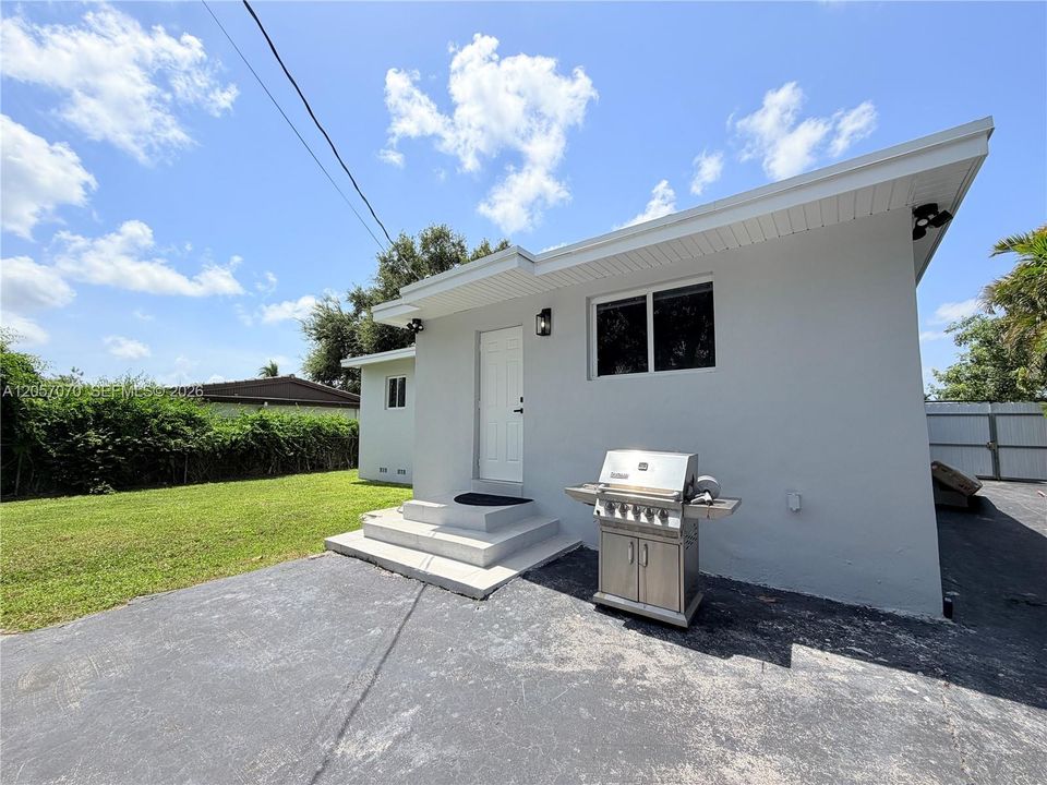 En Venta: $685,000 (3 camas, 2 baños, 1150 Pies cuadrados)