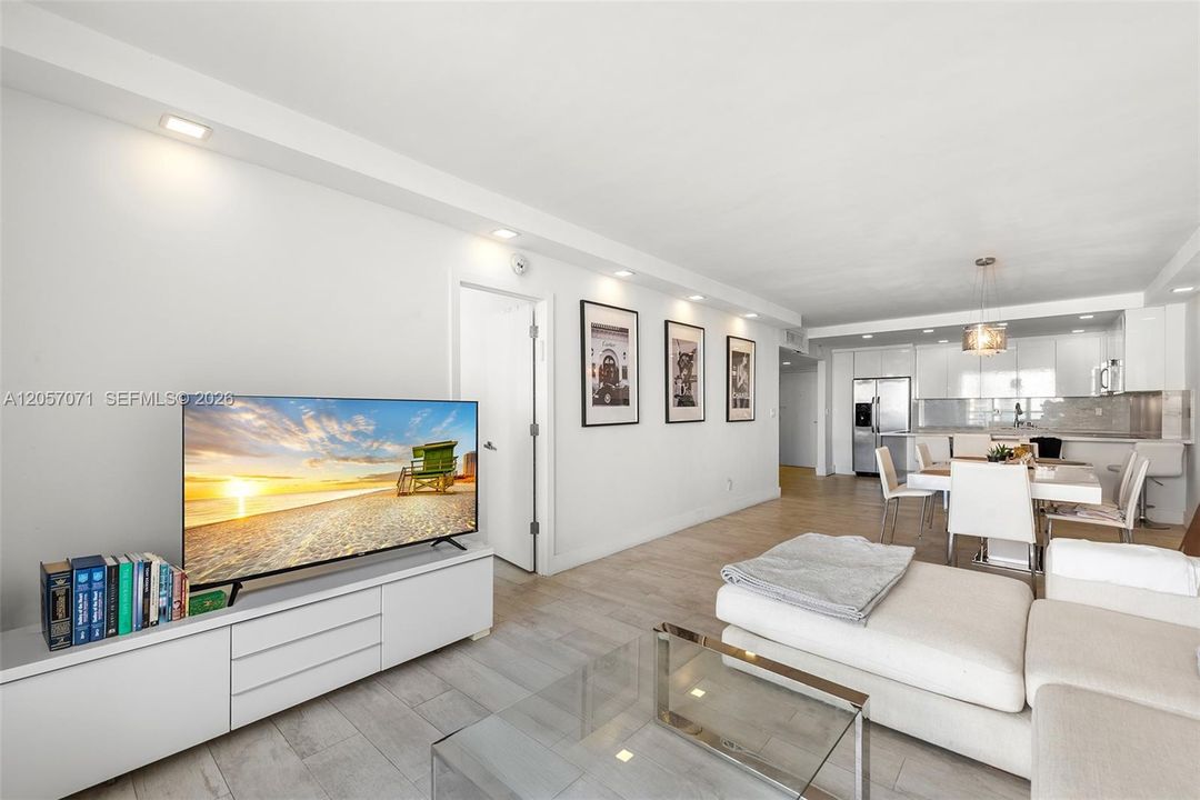 На продажу: $379,000 (1 спален, 1 ванн, 1000 Квадратных фут)