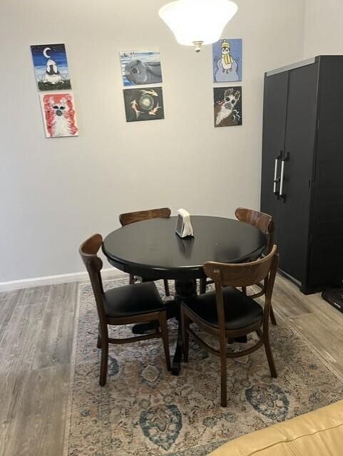 Dining room 5070E
