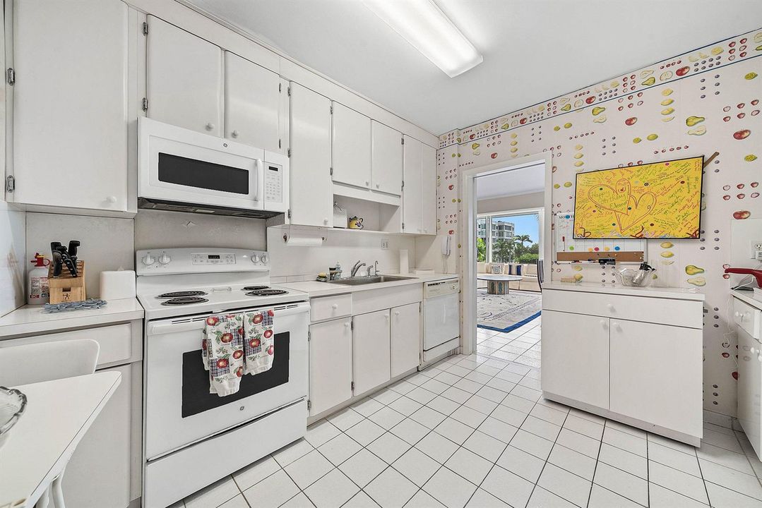 016-44CocoanutRow-PalmBeach-FL-33480-SMA