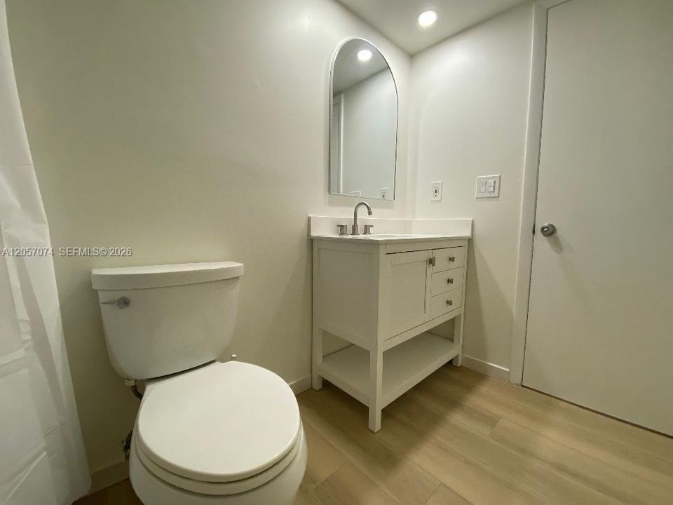 For Rent: $2,450 (2 beds, 2 baths, 1190 Square Feet)