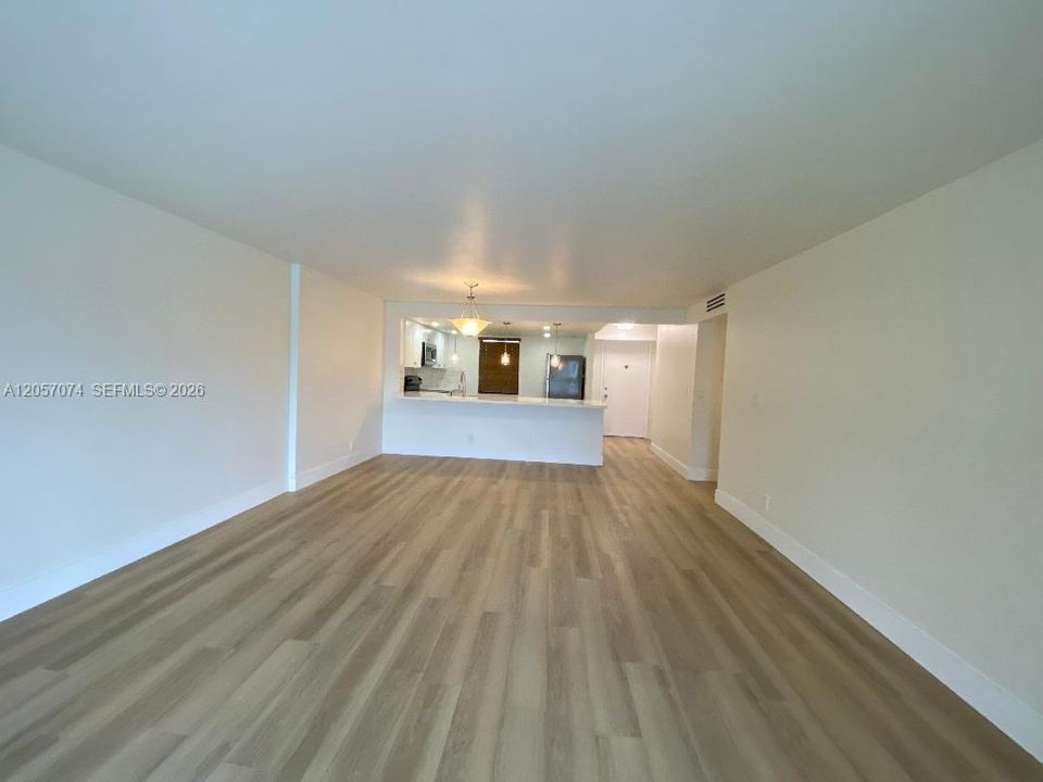 For Rent: $2,450 (2 beds, 2 baths, 1190 Square Feet)