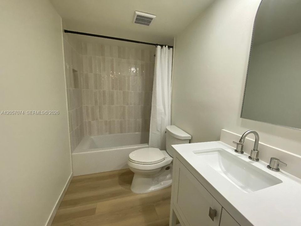 For Rent: $2,450 (2 beds, 2 baths, 1190 Square Feet)