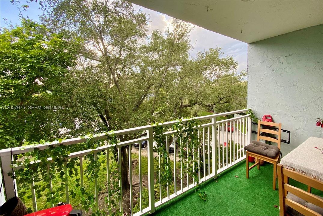 На продажу: $294,900 (2 спален, 2 ванн, 1415 Квадратных фут)