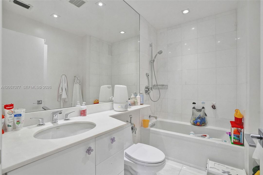 En Renta: $15,480 (5 camas, 4 baños, 3313 Pies cuadrados)