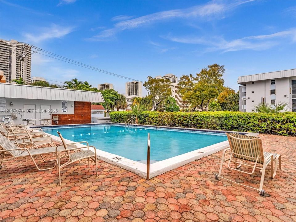 utdoor pool and lounge area