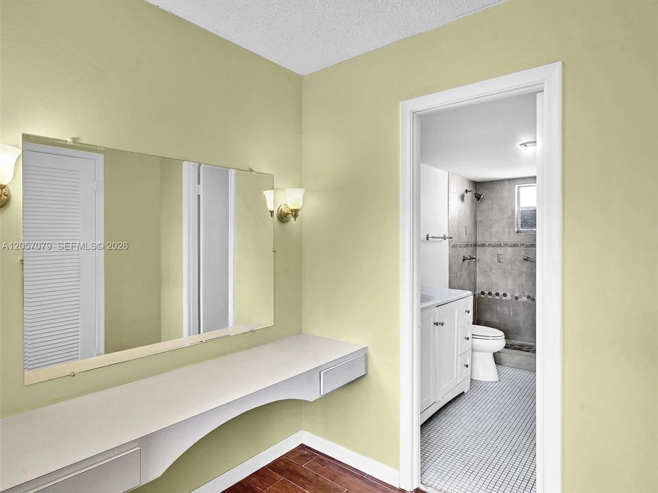 Primary bedroom bath