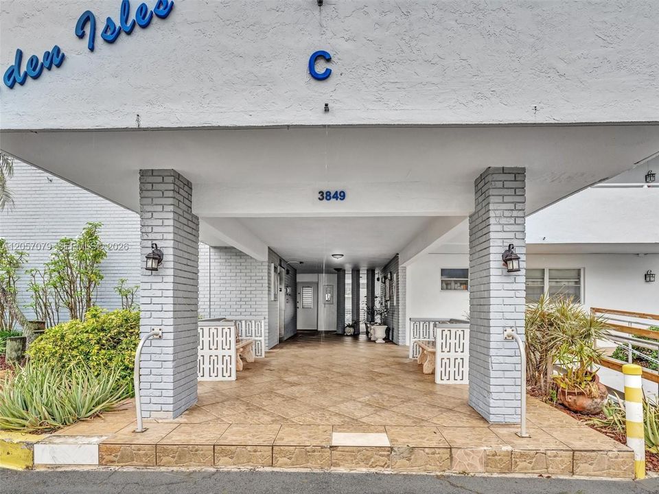 В аренду: $1,950 (2 спален, 2 ванн, 1085 Квадратных фут)