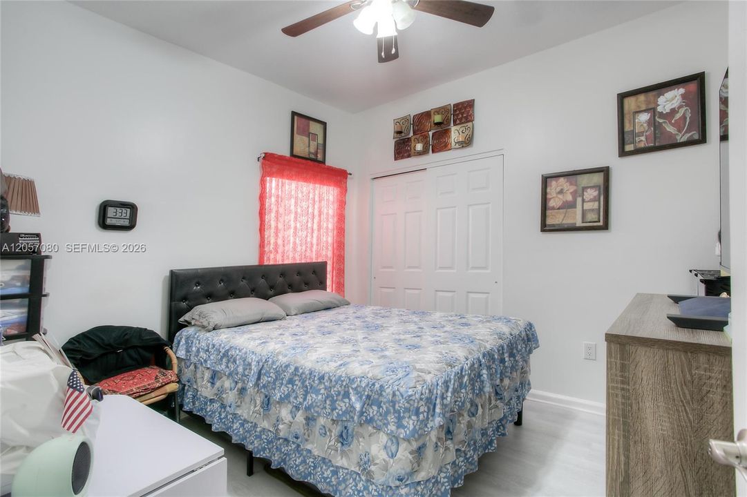 En Venta: $745,000 (4 camas, 3 baños, 2616 Pies cuadrados)