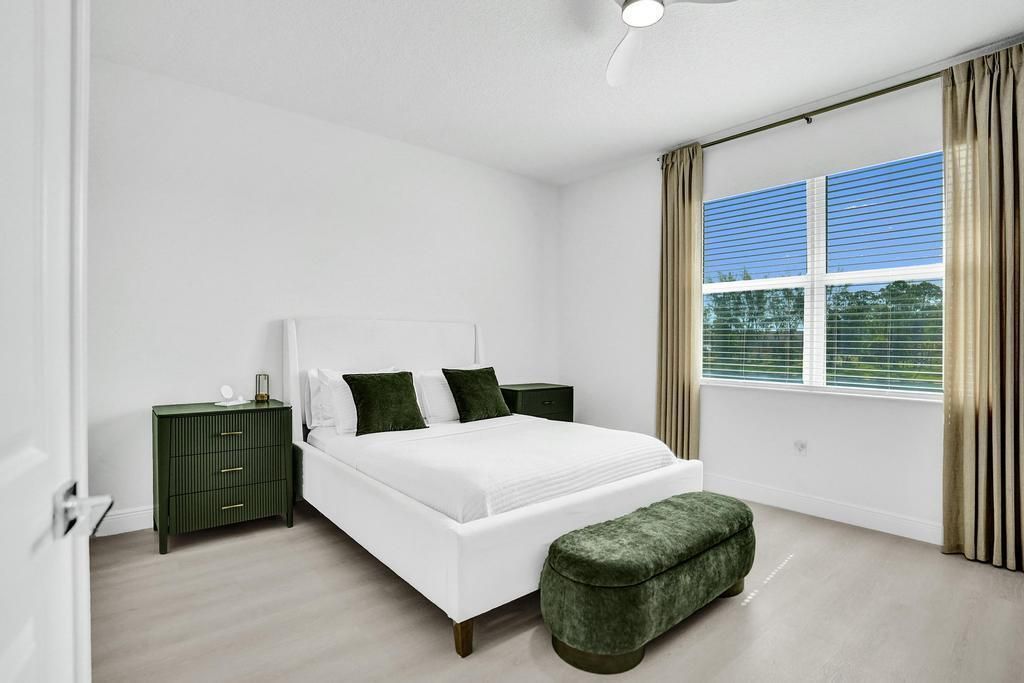 Master Bed 1