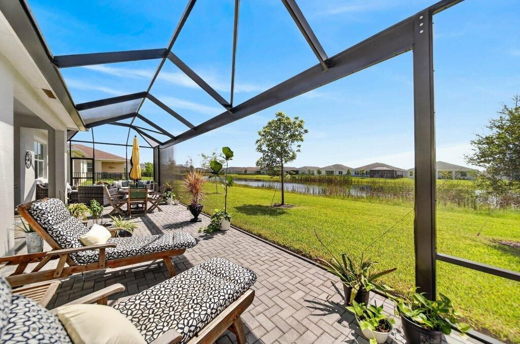 outdoorliving3.jpg-SMALL